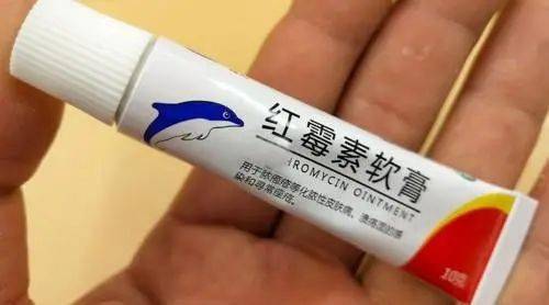中央電視台告誡：此種小膏並非「萬能藥」，給小孩采用很大要謹慎	！