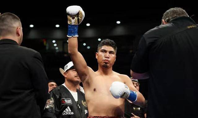 尽管再次输给乌西克,但4个级别拳王对约书亚感到"满意"_米奇·加西亚