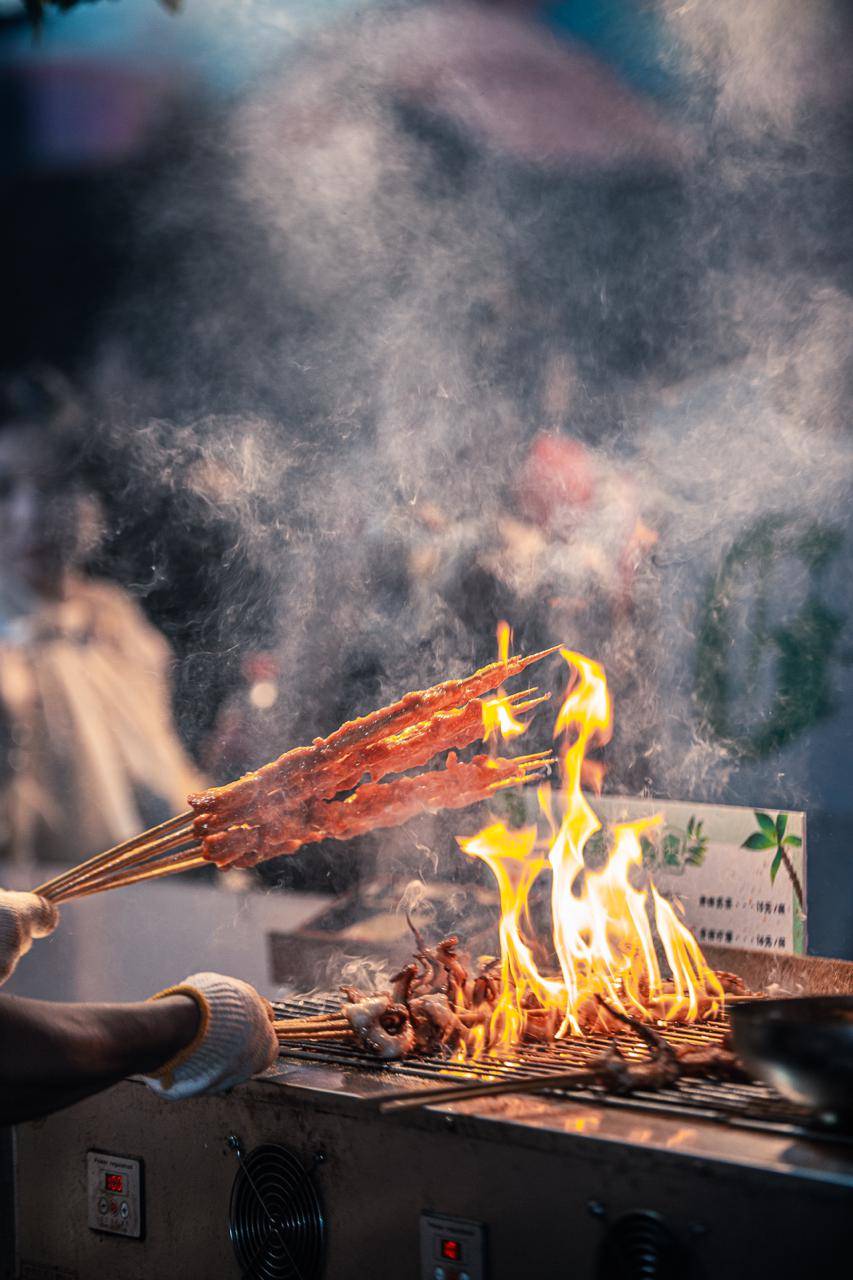 “了撇夜市”上线!长沙世界之窗现全新夜游网红打卡地_游客_美食_恐龙