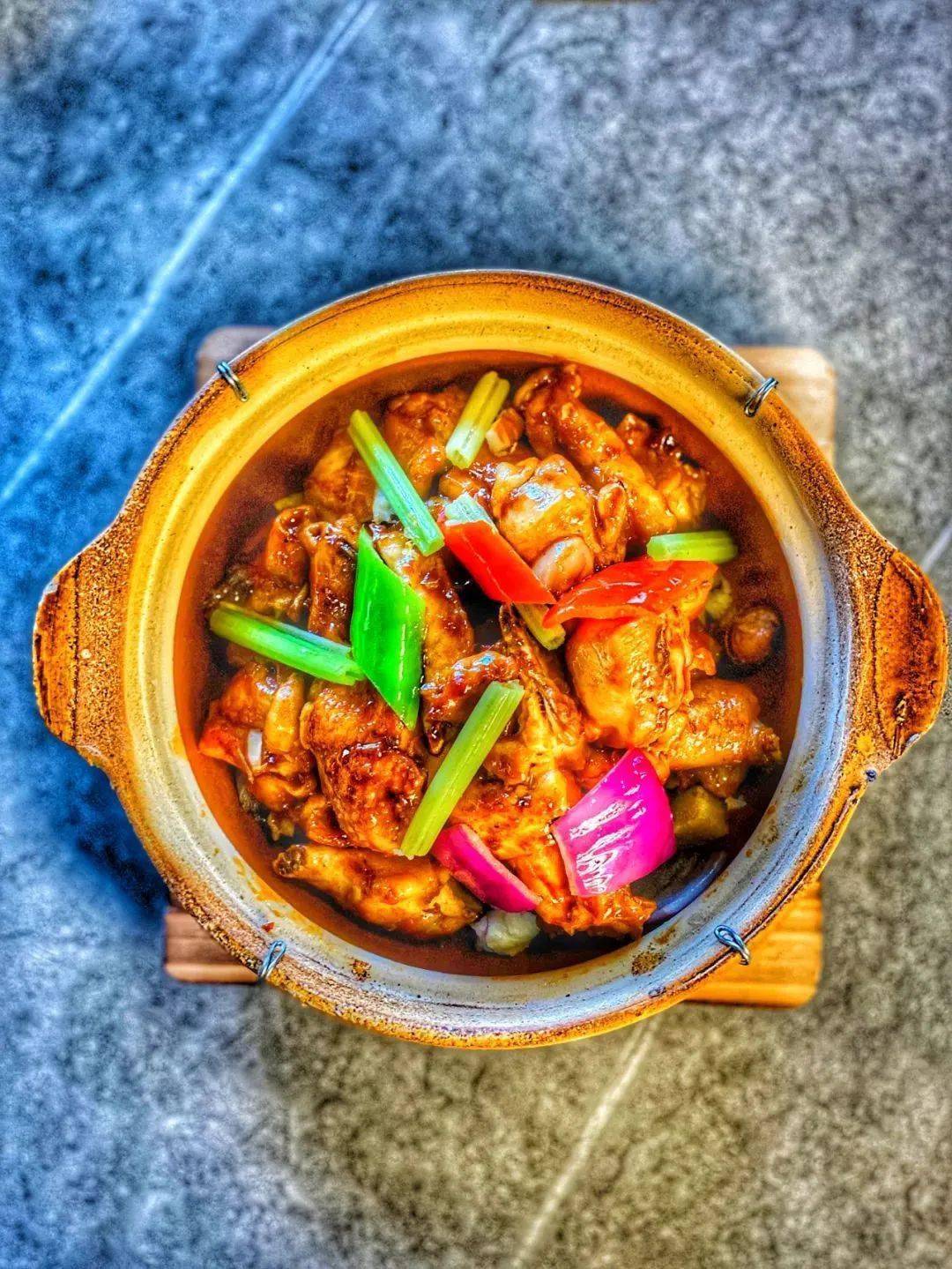 路过都被香哭的啫啫煲!啫牛蛙,啫走地鸡,啫牛肉...爆下饭!_食材_焯焯_