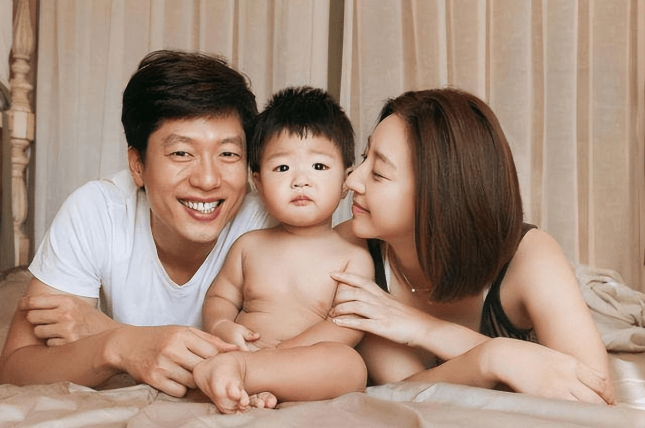 唐一菲:背着骂名和凌潇肃结婚,6年生下一儿一女,她过得幸福吗