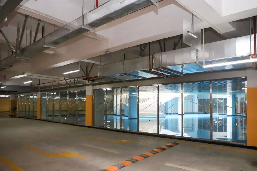 石排首个学校大型地下停车场快速接送系统建成_孩子_家长_车辆