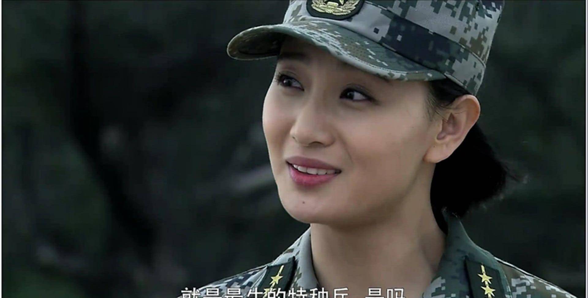 侯梦莎饰演的女军人形象,可以说给观众都留下了很深刻的印象.