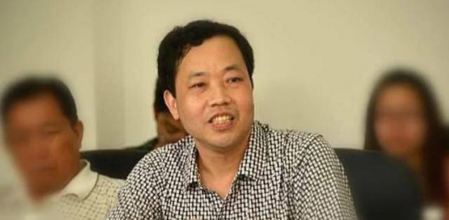 文联主席写诗遭差评，怒砸办公室电脑，被要求留证据：砸字咋写？