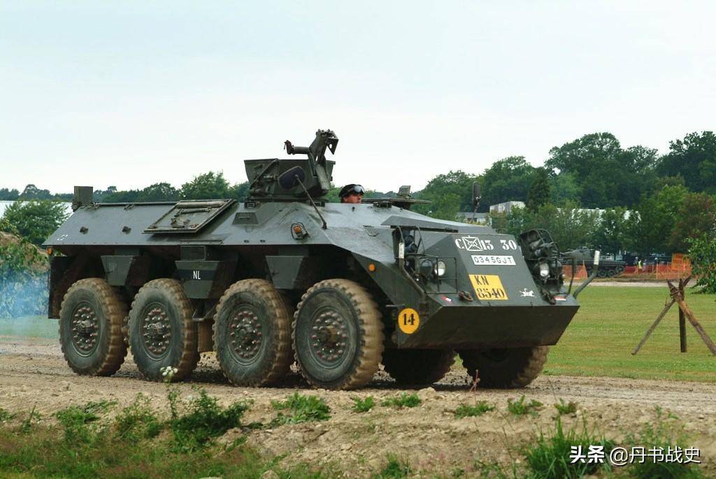 荷兰yp-408装甲运兵车,外形和二战德国半履带运兵车相似_设备_车组