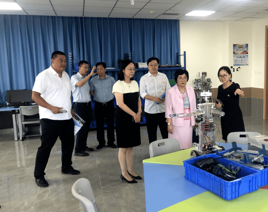 二中要闻 | 香港青岛同乡联谊会到我校考察交流_客人_董瑞婷_李洁