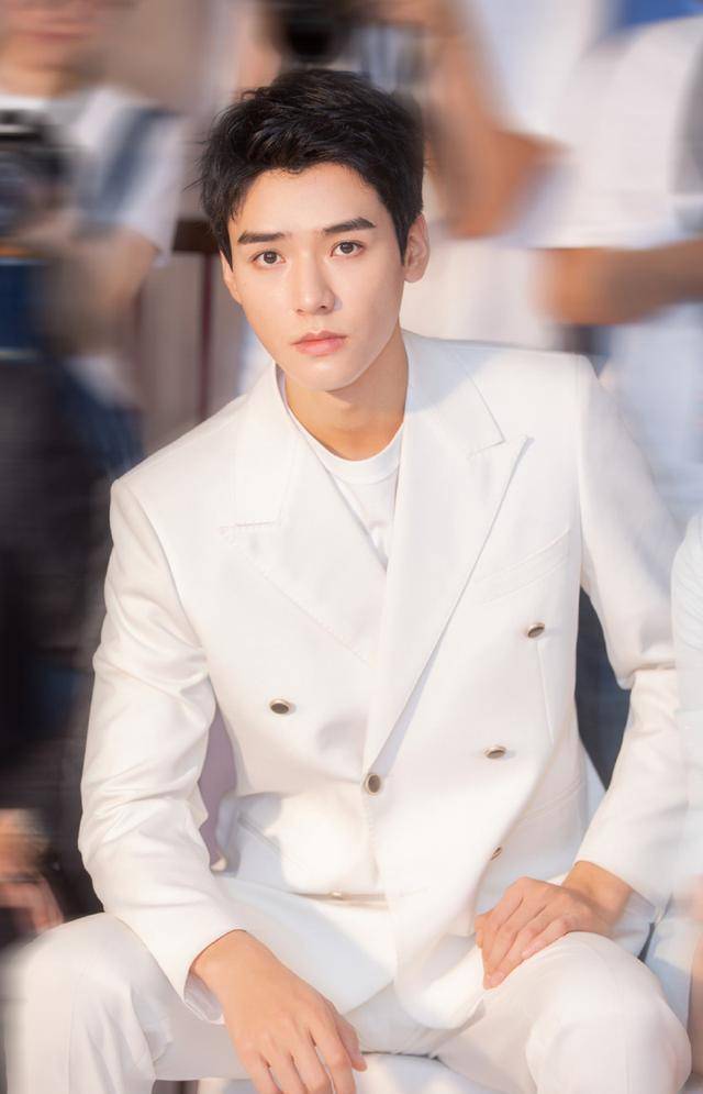 龚俊时尚封面曝光!