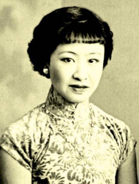 三格格韫颖,生于1913年,是溥仪胞妹,被溥仪指定嫁给了婉容的二哥,后来