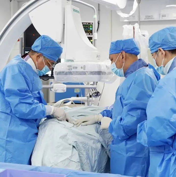 英德人医完成一例高难度TIPS手术，成功救治肝硬化大出血患者_刘伟波_邓先生_病情