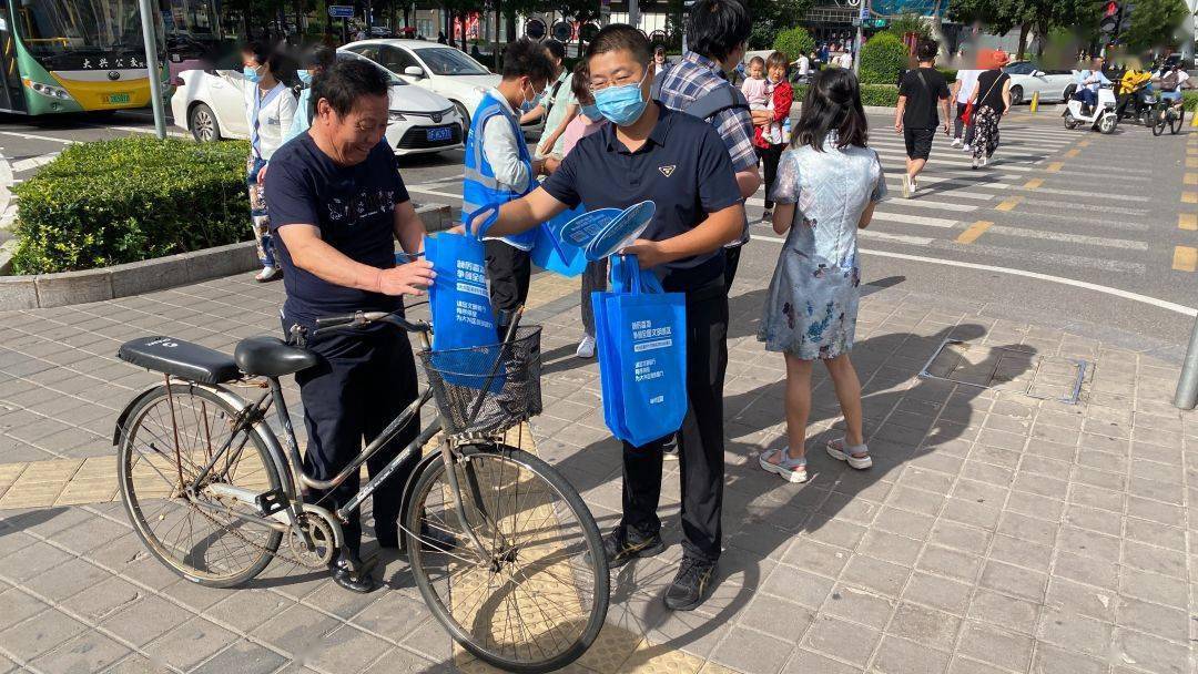 哈罗单车轮毂锁图片