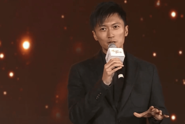 谢霆锋代言国货20年,首次透露代言原因,与丁水波再合影引回忆杀_特步