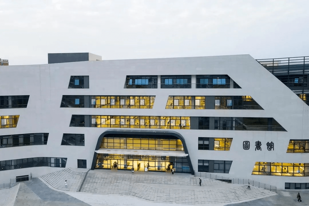 广东这所高校肇庆校区图书馆即将开放!_科技学院_书籍_广州