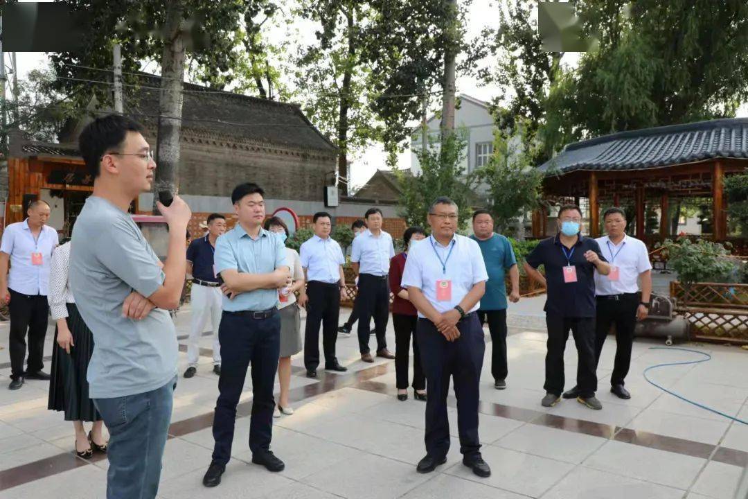 8月24日,市政协党组成员司玉峰带领农林水界别委员组,围绕加快乡村