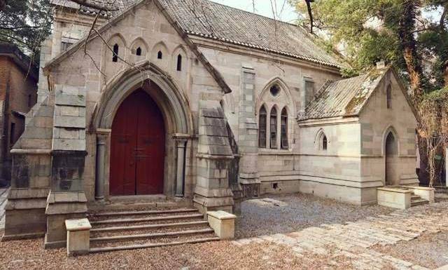 福州曾为外国人建造的教堂，现不对外人开放！门口还有300年古树