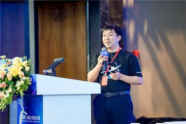 亿航智能胡华智:无人驾驶航空前景广阔 希望业界团结做大市场_城市