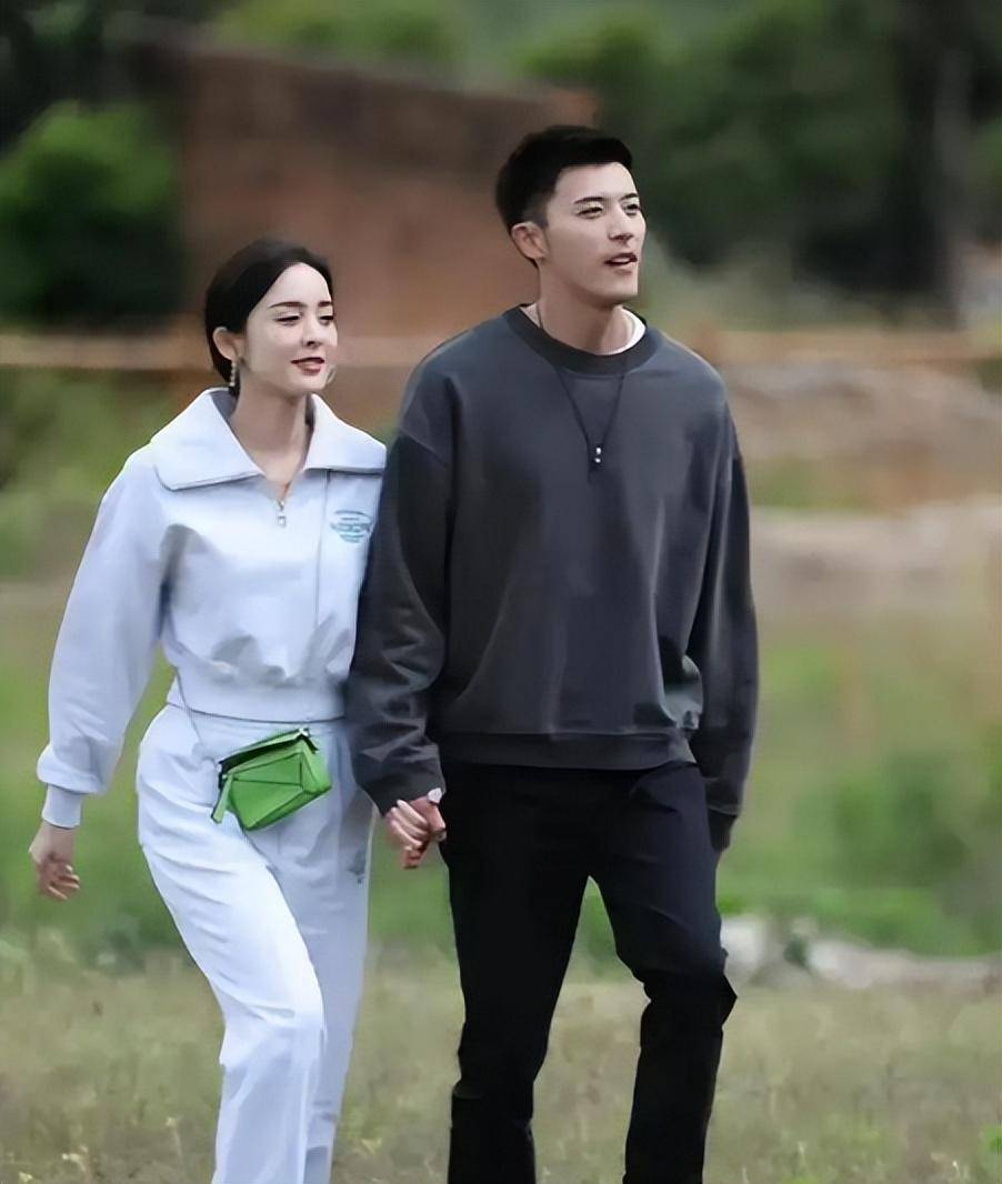 张天爱锤渣男获力挺,风波后现身全程披斗篷,网友:好好搞事业_徐开