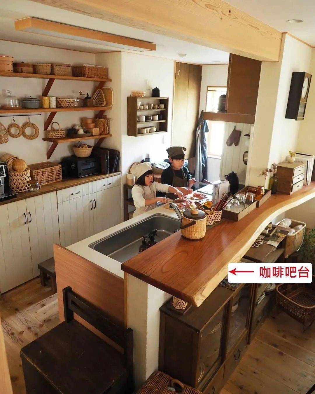 ②变身多用吧台利用高度差往外搭配15