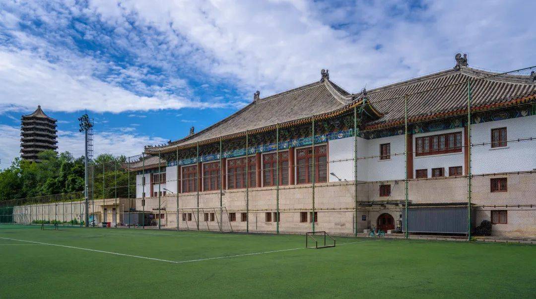 校内体育场地有北京大学体育教研部行先育体园校康健育体在首格人全