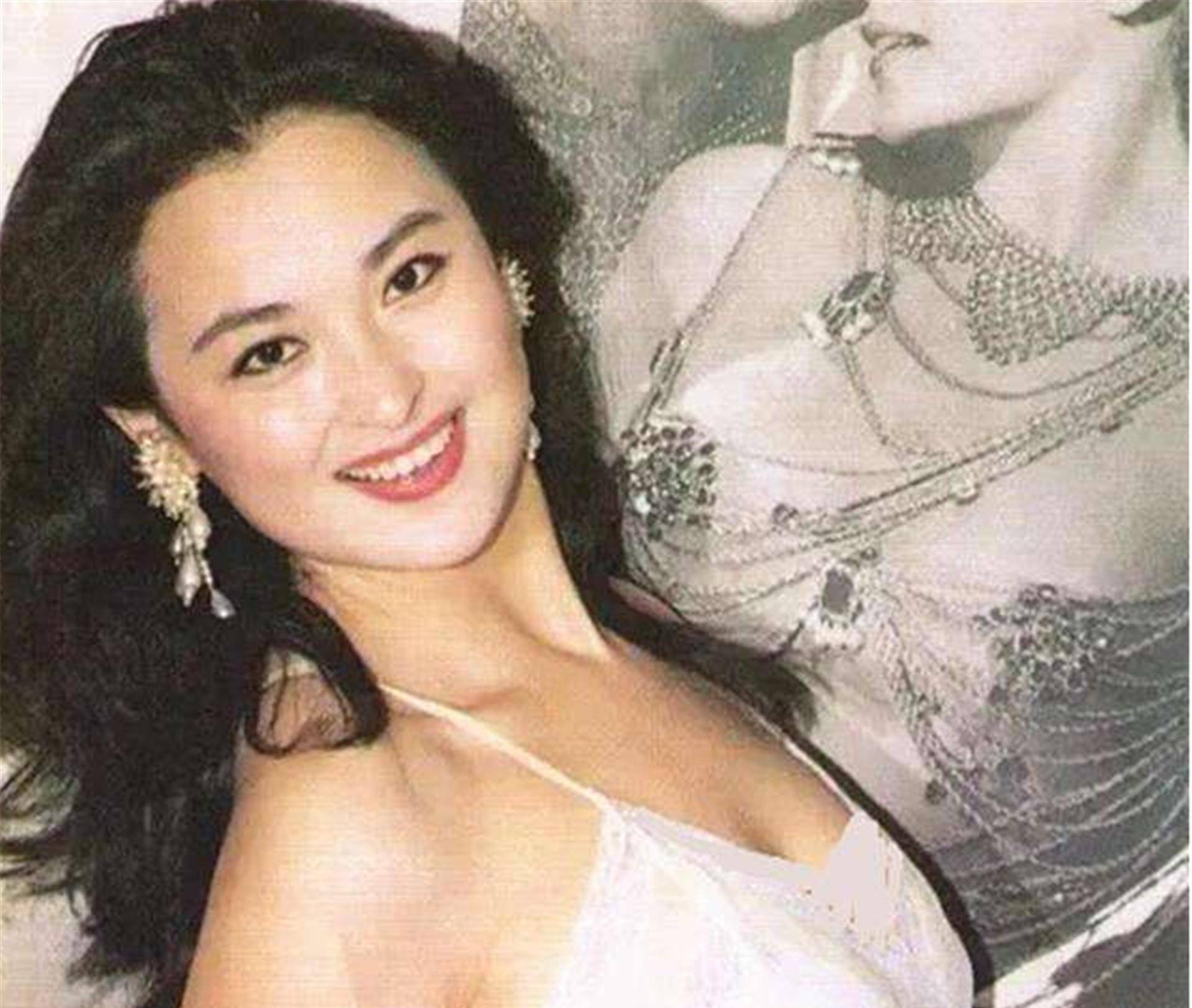 《雪山飞狐》魔咒30年,女演员都不幸福,唯独她嫁得最好_伍宇娟_王璐瑶