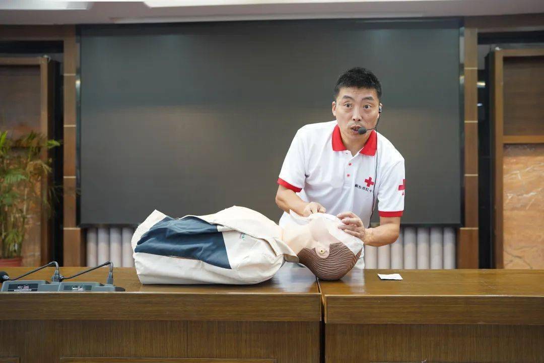 崇福镇红十字会应急救护培训活动在桐乡二中举行_伤害_张剑_姜沈曦