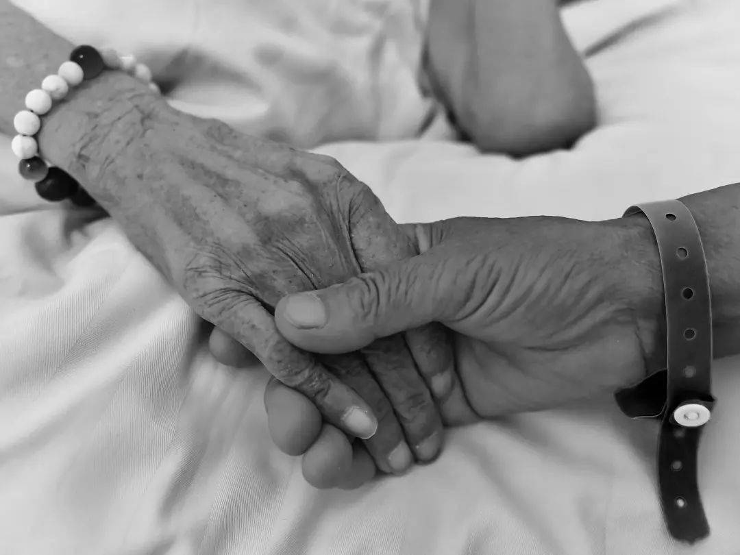 老娘,女儿舍不得丢下您……_万淑_母亲_柳玉子