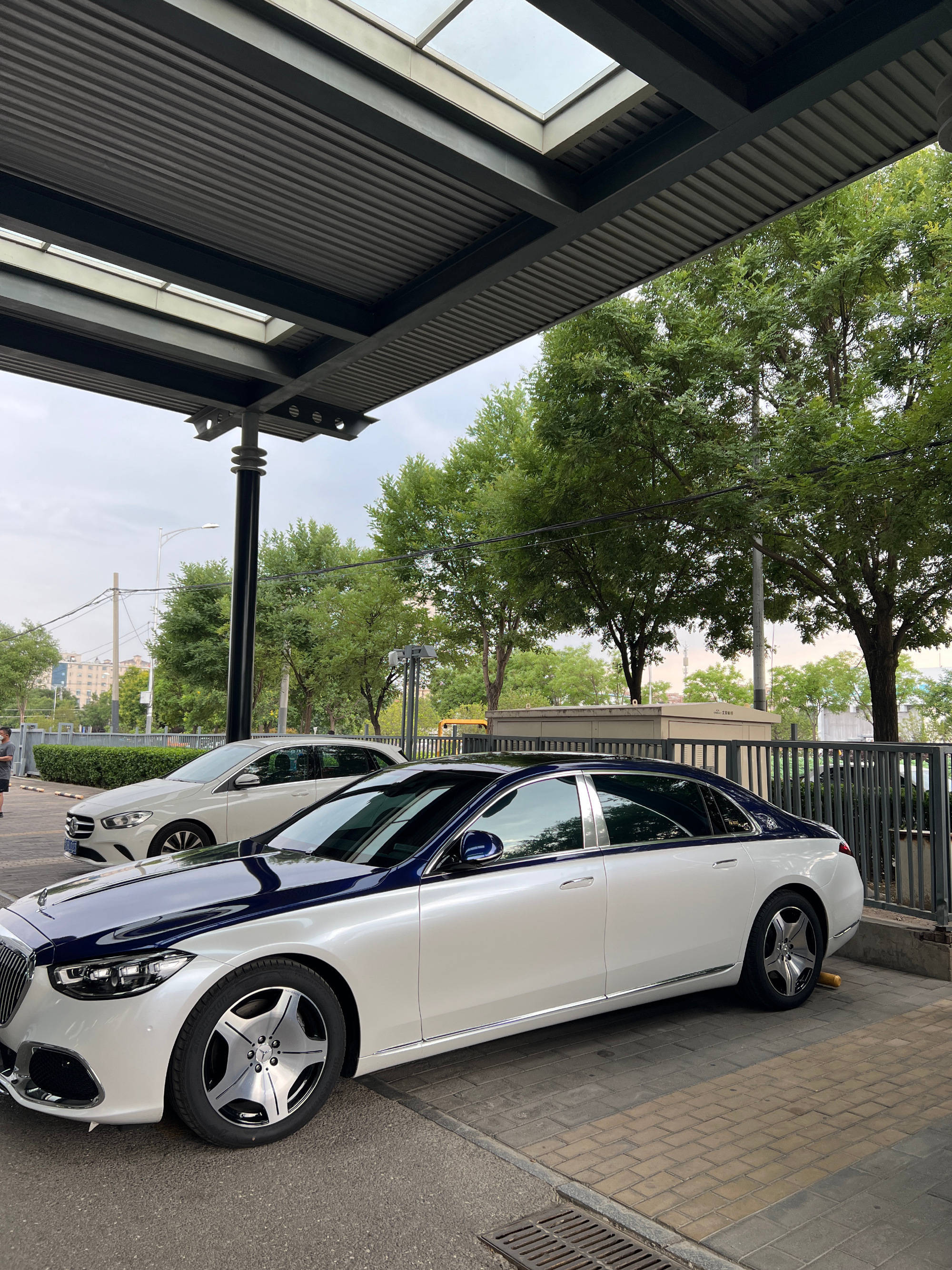 随旭日 逐峰景 迈巴赫s480 s580 s680 北京奔驰迈巴赫4s店 ​​