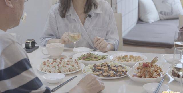 本来就爱做饭的姥爷,还专门去考了三级厨师证,也会通过小红书来学习新