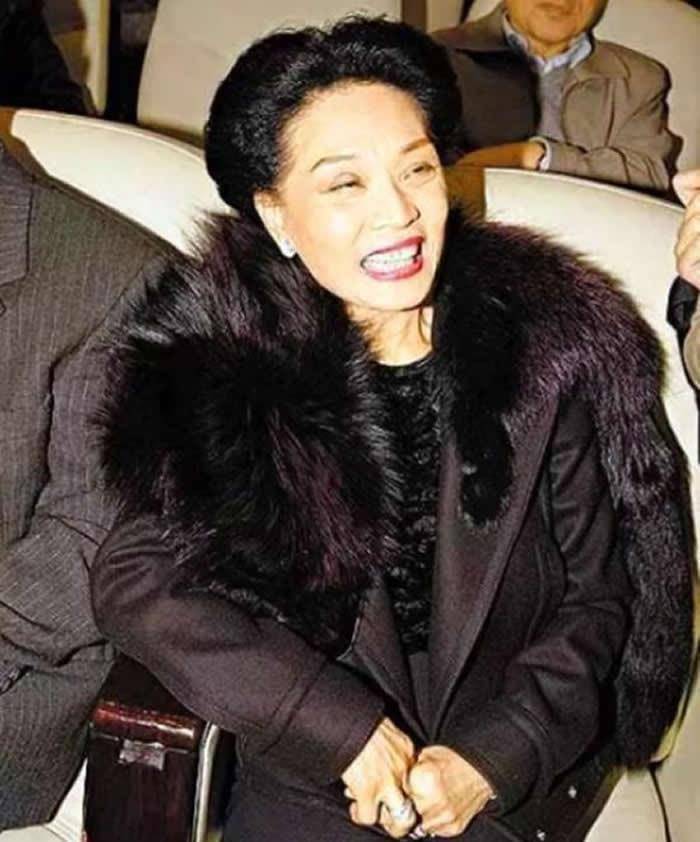 97岁的亿万富婆余宝珠:二房上位击败正妻,宫斗几十年终成赢家_林百欣