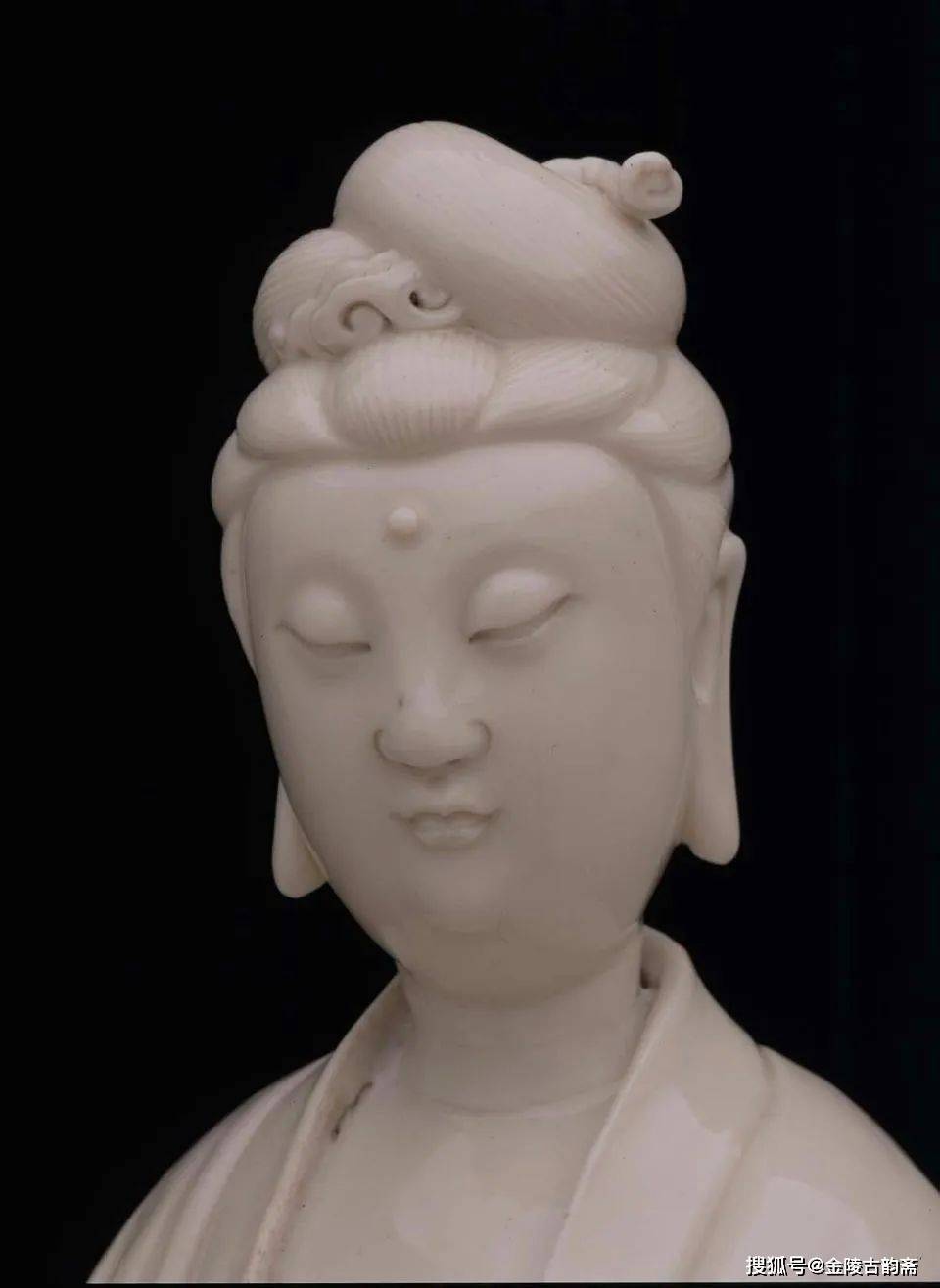 最美中国白”拍出1633万天价，国宝级德化白瓷观音坐像鉴赏_搜狐网