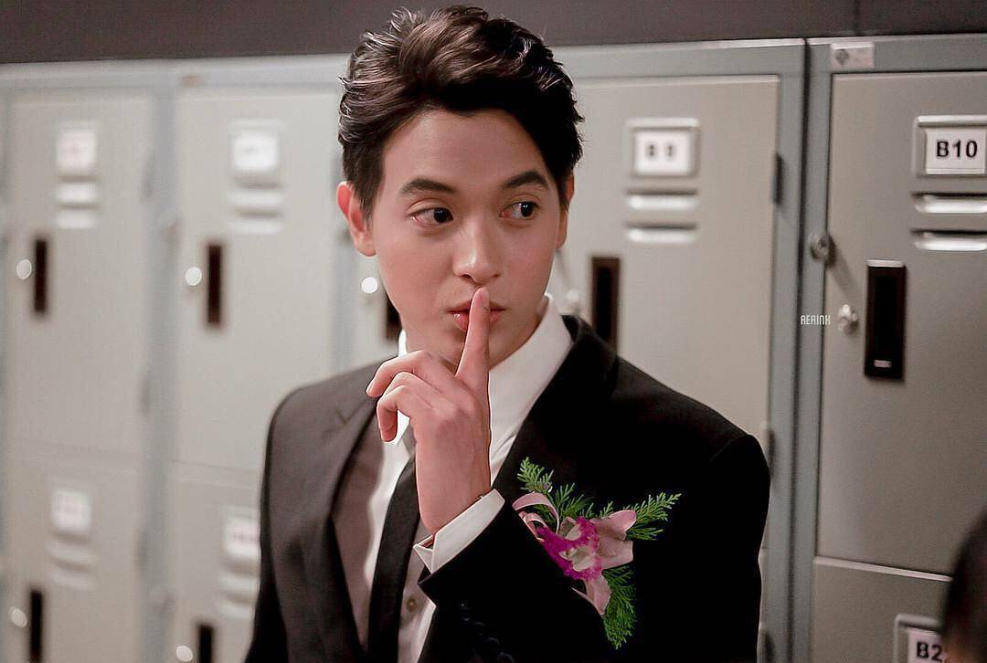 顶流小生jamesji的两段恋情!现女友颜值不够,网友不看好