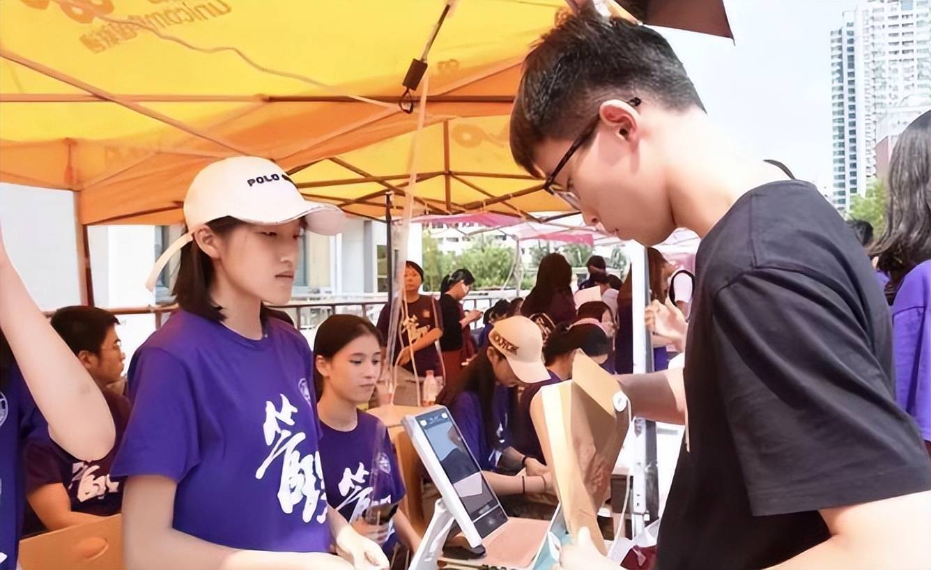 大一新生报到,揭开了很多学生的自卑,过来人的经验之谈太现实_大学