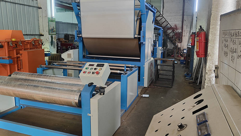 水胶贴合机选购鞋材复合机要看你要复合的鞋材类型,比如做皮鞋的一般