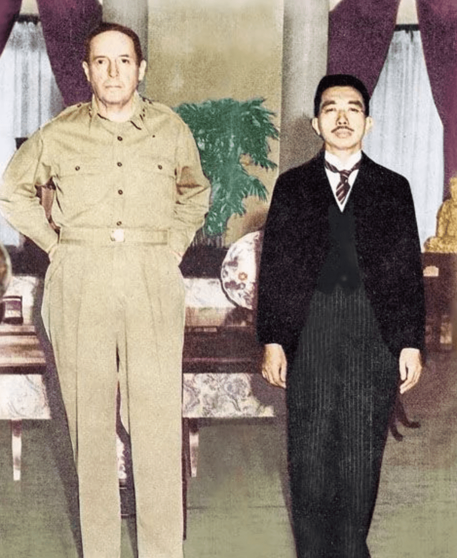 并且,日本天皇历史上有着两个族裔,南朝还有个熊泽天皇,他看见日本