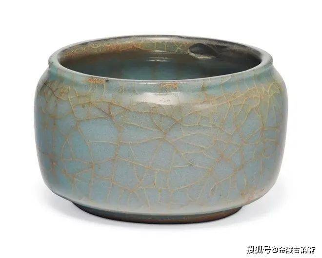 最顶级的南宋官窑，都有种玻璃碴味！_成交价_馆藏_底部