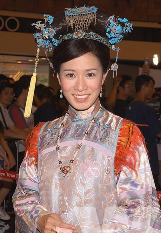 《金枝欲孽》定妆和路演照 无修图无磨皮 颜值一眼见高下_配饰_造型