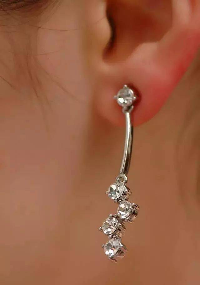 打"耳洞"的学问_耳珠_耳垂_耳环