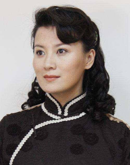 老戏骨巍子,分手时净身出户,后与史兰芽相恋,如今儿子成实力派_电视剧