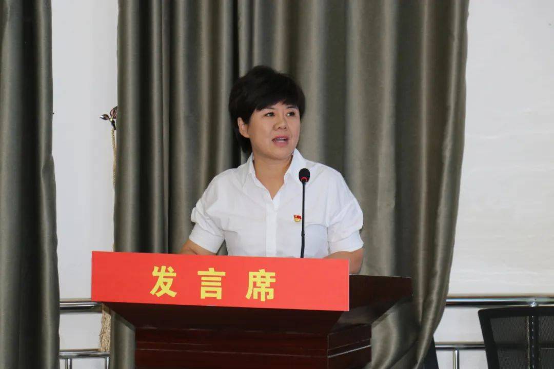 福海镇举办包社区镇领导,工作队队长述职暨社区书记"擂台大比武"会议