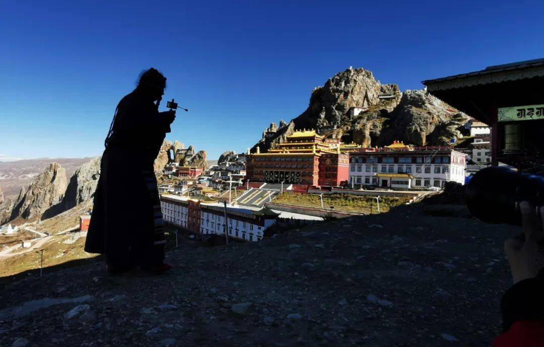 兵器摄影:鱼摆摆摄影:冷兵器摄影:冷兵器宿:丁青充氧酒店(海拔3500米)