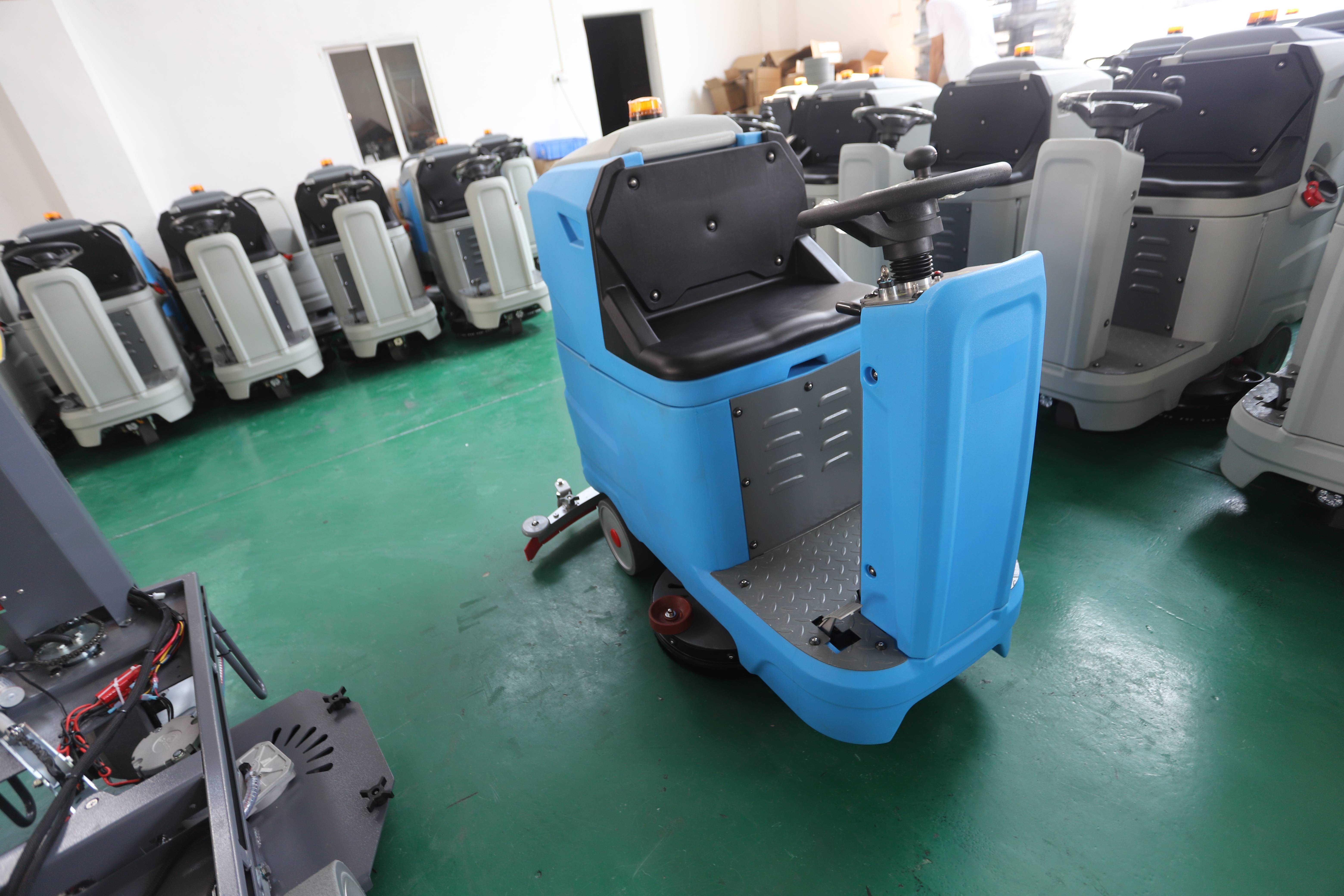 地下车库洗地机分为几类?在这样的地面上可以使用吗?_操作_硬地_人们