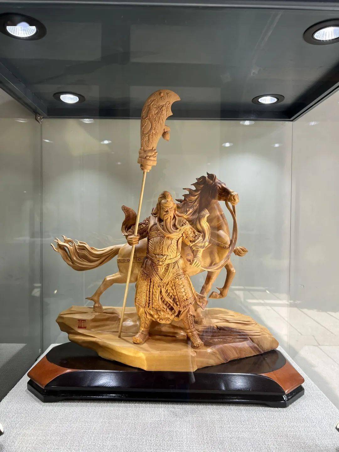 福建"文艺两新"木雕作品展举行_中国民协_艺术界_专业