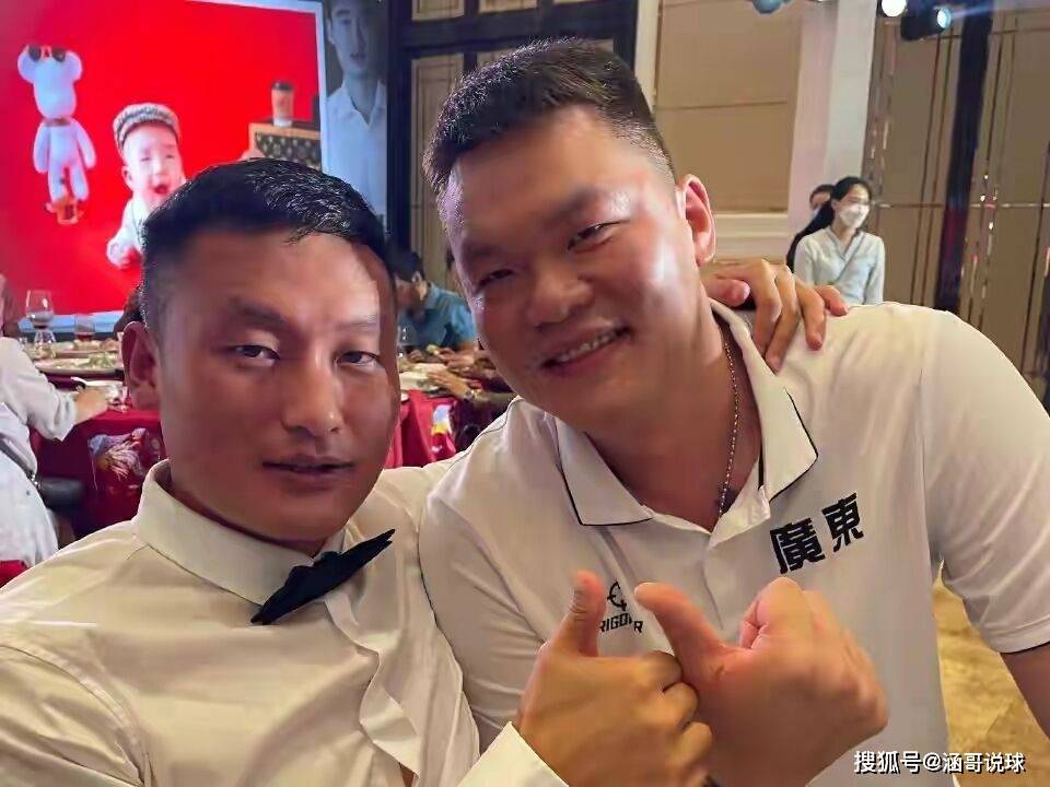 李京龙晒婚礼照,与妻子相识7年已有孩子_李春江_任骏威_广厦