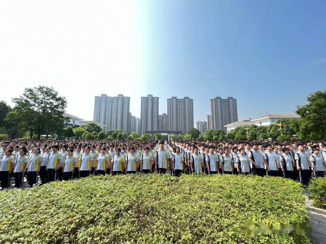 邳州东湖实验学校校服图片