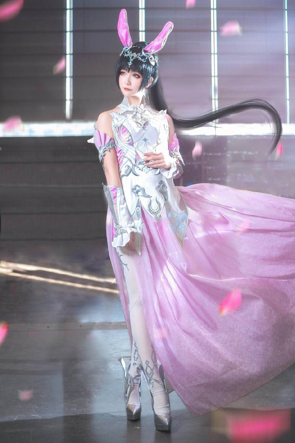 斗罗大陆:小舞cos罕见全身照大神,大长腿搭配白丝爱了,很魅惑_方面