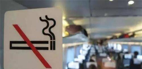 民航明令禁止抽烟，为何机上还要配烟灰缸？专家：没它飞机不能开