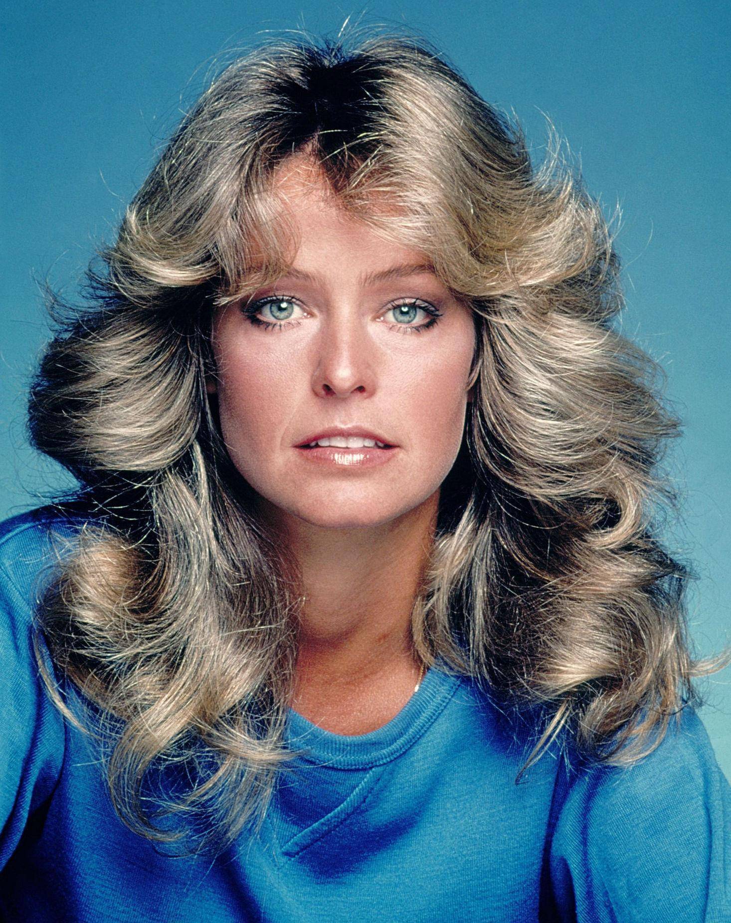 farrah fawcett波姬·小丝是20世纪80年代初的美丽偶像,尽管她一路