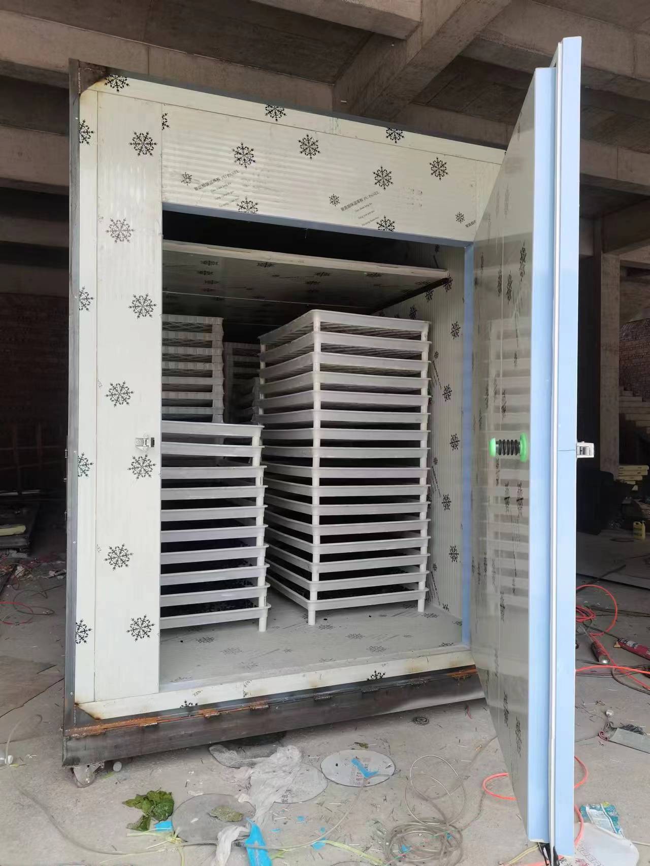 高州龙眼烘干机定制丨威凌菲斯龙眼热泵烘干机丨网格筛式分层托盘龙眼