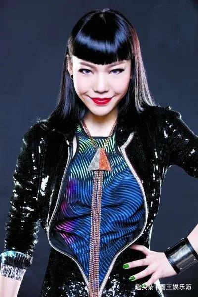 从一夜成名到销声匿迹几年,吴莫愁的致命伤绝不是长得丑_音乐_表演