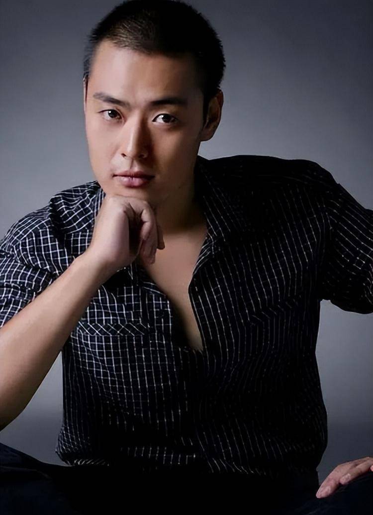 张桐的"消失",是娱乐圈的"悲哀"_表演_父母_法国