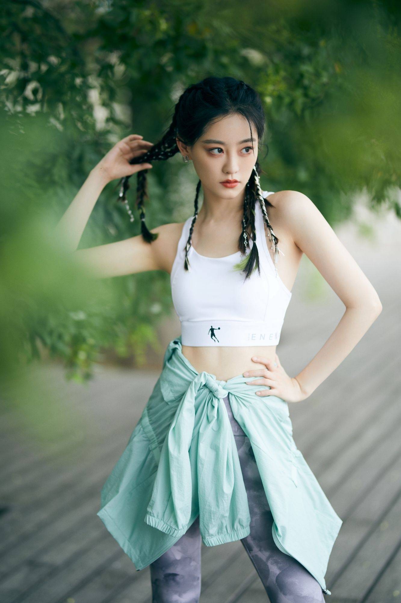 祝绪丹麻花辫运动装优雅写真_祝绪丹_写真